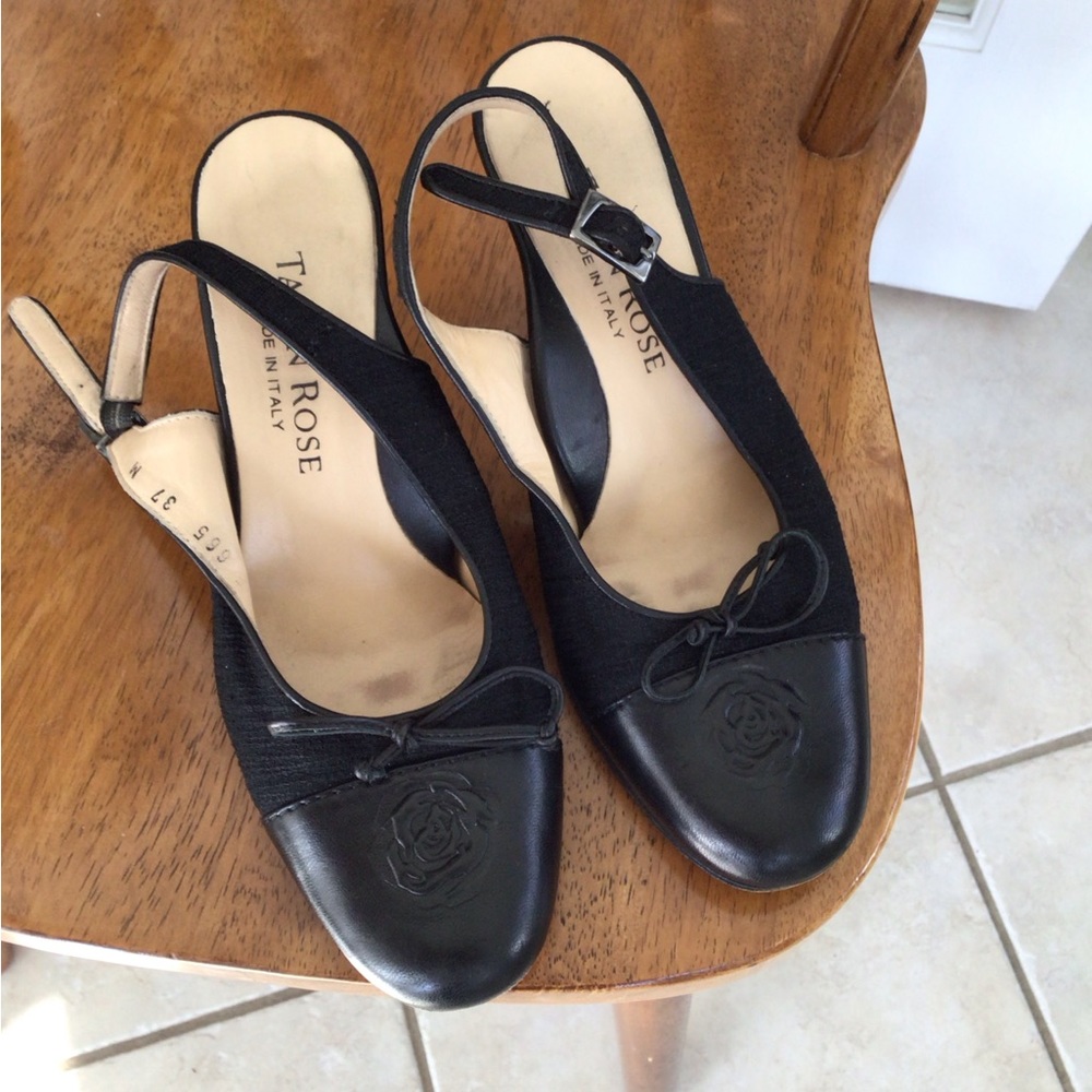 Taryn Rose sling back size 37M fabric with leather toe and trim, rose embossed